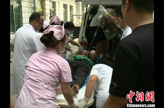 广河高速龙门段发生重大交通事故 19人死亡_中