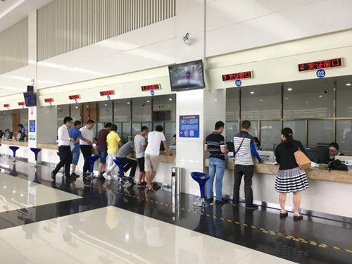 点点手机就能换驾照补号牌 浙江余姚车管所17