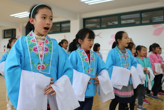 探访杭州小学少儿京剧社