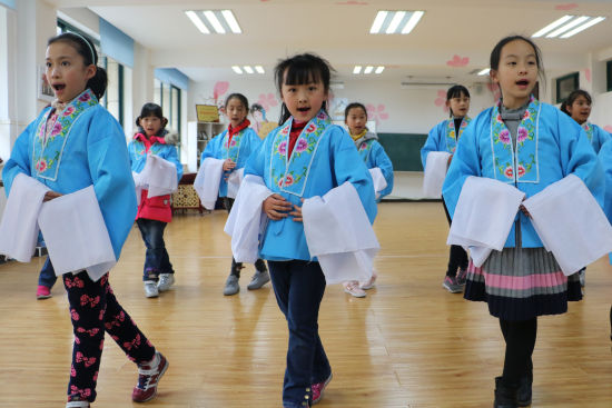 探访杭州小学少儿京剧社